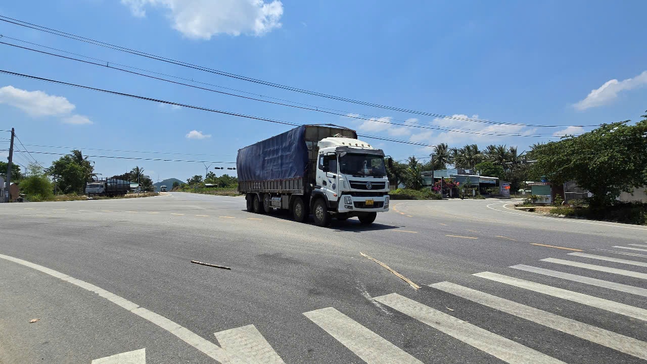 Nút giao đường tránh thị xã An Khê và Tỉnh lộ 669 tiềm ẩn nguy cơ xảy ra tai nạn rất cao 1