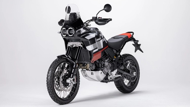 Sẵn sàng bứt phá với động cơ 937cc Testastretta – 110 mã lực mạnh mẽ. Ảnh: S.T ducati-2.jpg