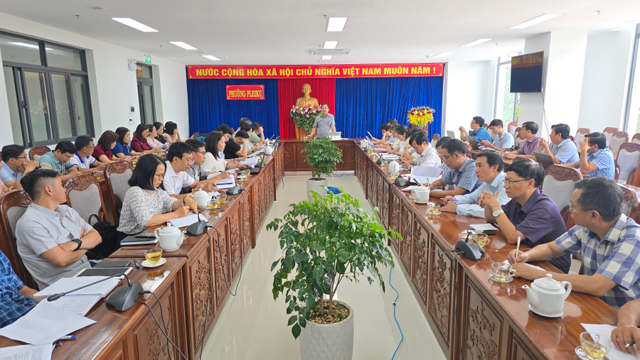 Quang cảnh cuộc họp. Ảnh: Bá Bính anh.jpg