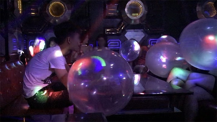 Bóng cười được khuyến cáo gây tác hại nặng nề cho hệ thần kinh. Ảnh minh họa bong-cuoi-duoc-khuyen-cao-gay-tac-hai-nang-ne-cho-he-than-kinh-anh-minh-hoa.jpg