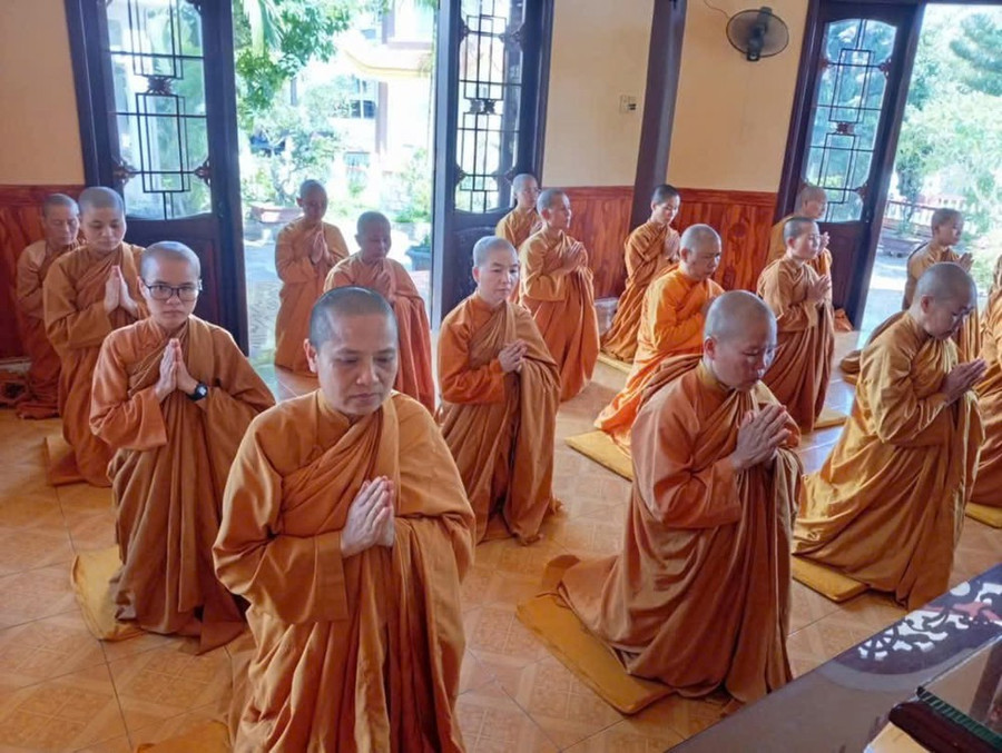 Các vị nữ tu sỹ tham gia khoá An cư Kiết hạ Phật lịch 2569. Ảnh Thanh Nhật cac-vi-nu-tu-sy-tham-gia-khoa-an-cu-kiet-ha-phat-lich-2569-anh-thanh-nhat.jpg