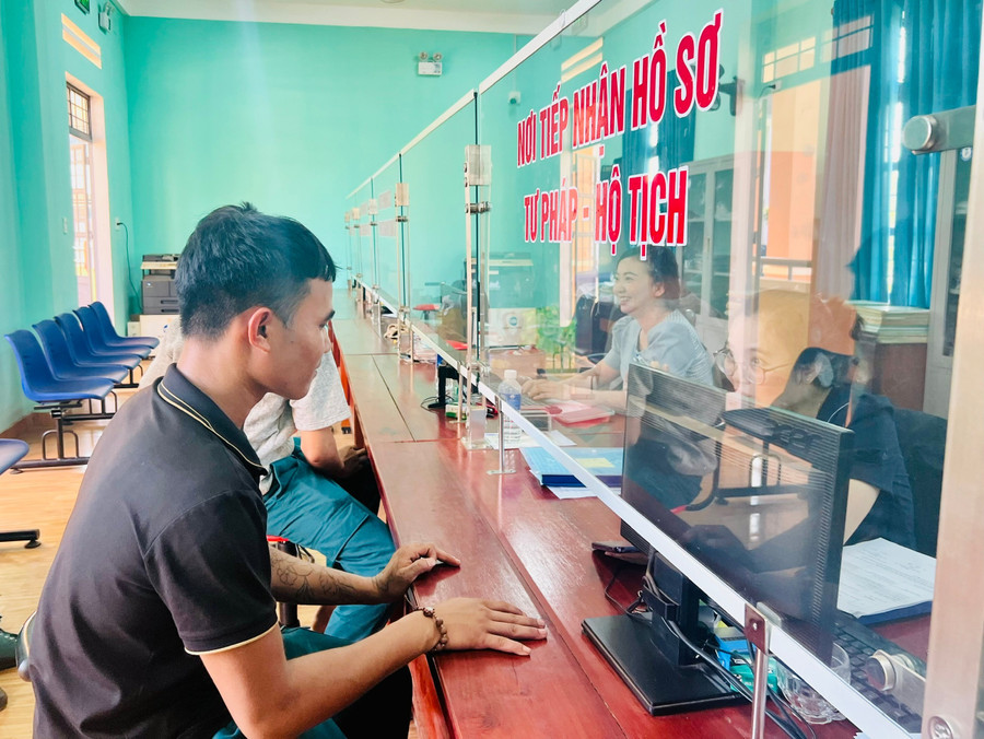 UBND tỉnh giao Sở Khoa học và Công nghệ phối hợp với các cơ quan, đơn vị, địa phương rà soát, đánh giá lại các dịch vụ công trực tuyến đang cung cấp. Ảnh: M.N dc53665d7facd900809d430548266c56.jpg
