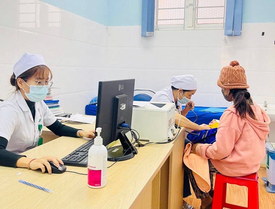 Huyện Chư Sê chủ động các điều kiện thu dung và điều trị cho người bệnh trong tình huống số ca mắc SXH gia tăng. Ảnh: N.N huyen-chu-se-chu-dong-cac-dieu-kien-thu-dung-va-dieu-tri-cho-nguoi-benh-trong-tinh-huong-so-ca-mac-sxh-gia-tang-anh-nhu-nguyen.jpg