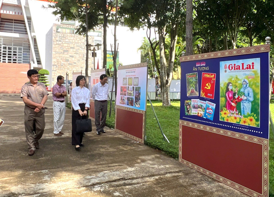 Sở Văn hóa-Thể thao và Du lịch là cơ quan thực hiện 3 thủ tục hành chính nội bộ thuộc lĩnh vực Thông tin đối ngoại; Xuất bản, In và Phát hành vừa được công bố. Ảnh minh họa: P.V img-2529.jpg