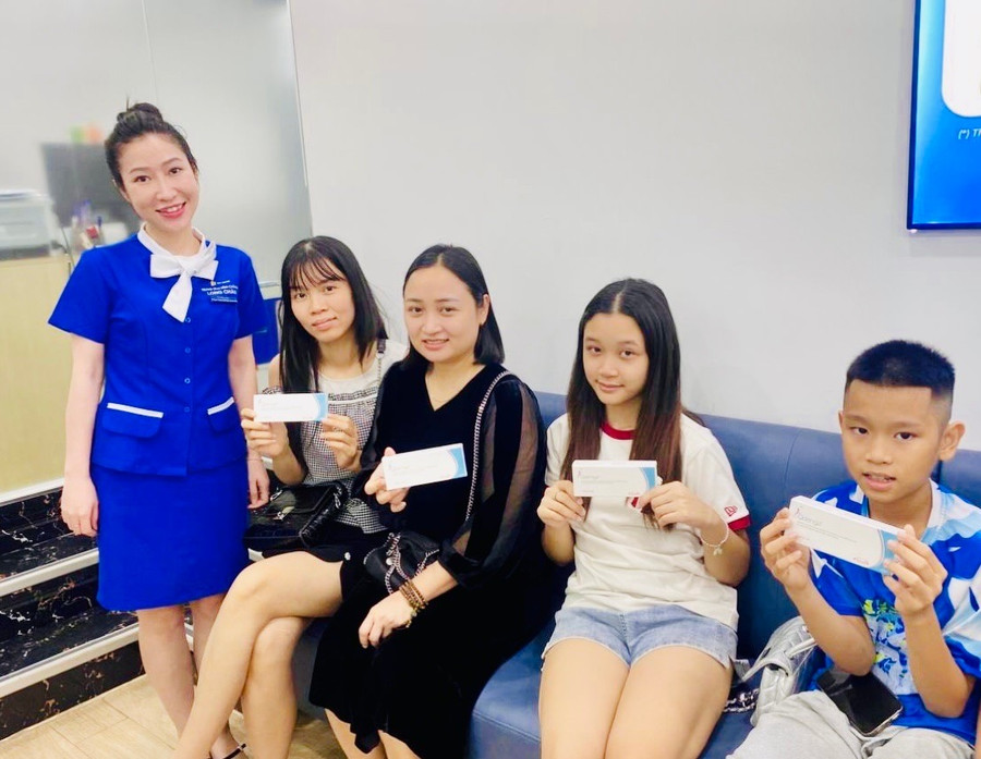 Người dân chủ động tiêm vắc xin phòng bệnh SXH tại Trung tâm Tiêm chủng FPT Long Châu. Ảnh: ĐVCC z6707429059500-81c5604cb33a4425dd1954389fb2ff62.jpg