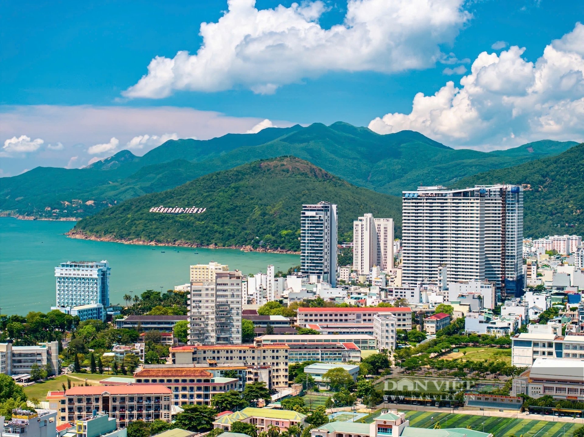 Biển Gia Lai trong xanh, nơi phát triển mạnh về du lịch biển đảo. Ảnh: Dũng Nhân. 8