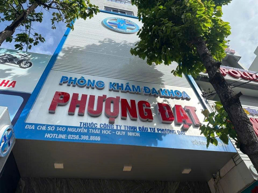 Phòng khám bị người dân phản ánh có dấu hiệu thu phí bất thường. Ảnh: NVCC 2.jpg