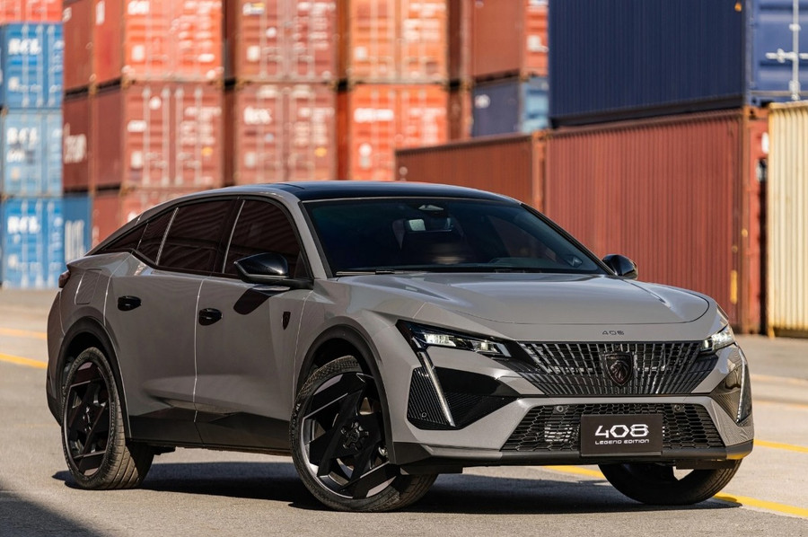 Peugeot vừa giới thiệu chiếc 408 Legend Edition đến người dùng Việt. Ảnh: S.T 1.jpg