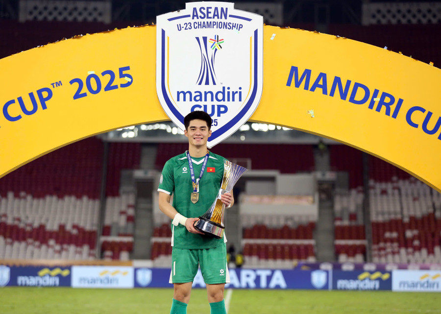 Trung Kiên tỏa sáng trong màu áo của U23 Việt Nam, đăng quang Giải U23 Đông Nam Á. Ảnh: Tuấn Hữu trung-kien-toa-sang-trong-mau-ao-cua-u23-viet-nam-dang-quang-giai-u23-dong-nam-a-anh-tuan-huu.jpg