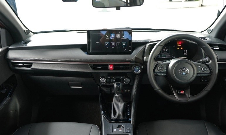 glo-yaris-ativ-hev-228-3.jpg