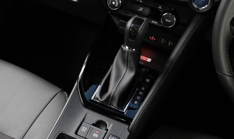 glo-yaris-ativ-hev-228-6.jpg
