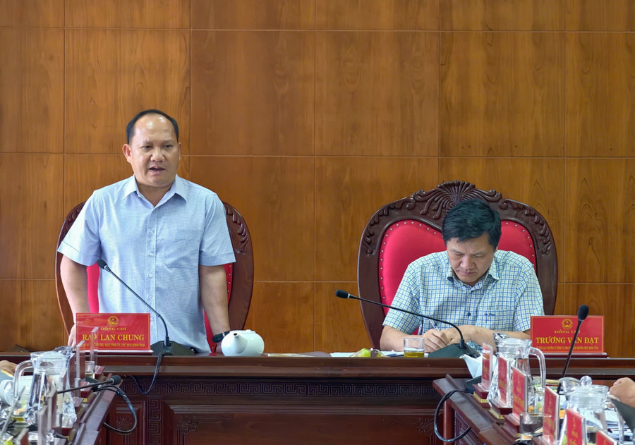 Đồng chí Rah Lan Chung-Phó Bí thư Thường trực Tỉnh ủy, Chủ tịch HĐND tỉnh phát biểu tại phiên họp. Ảnh: Dũng Nhân 268-anh-1.jpg
