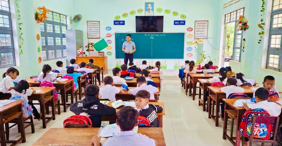 Một lớp học của Trường Tiểu học và THCS Nguyễn Văn Trỗi (xã Ia Mơ) trong buổi sáng tựu trường. Ảnh: Trần Dung c88805a324c5af9bf6d4.jpg
