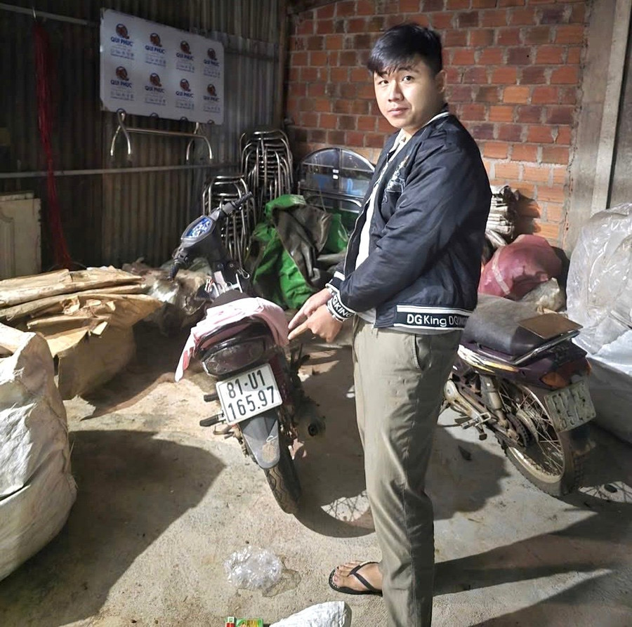 doi-tuong-duong-cung-chiec-xe-may-da-trom-cua-ban-cung-choi-game-anh-dvcc.jpg