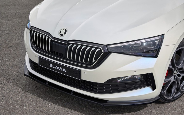 Skoda Slavia được trang bị đèn pha LED projector tự động tích hợp chức năng Follow-me-home. glo-4925-5.jpg