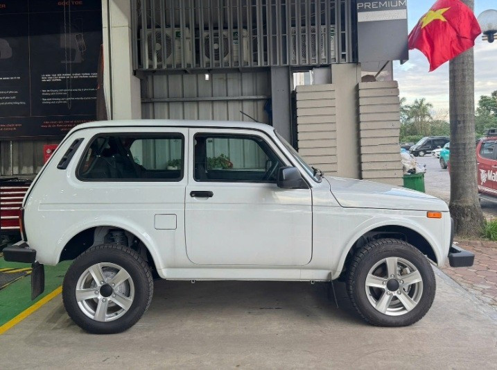 glo-lada-niva-legend-2.jpg