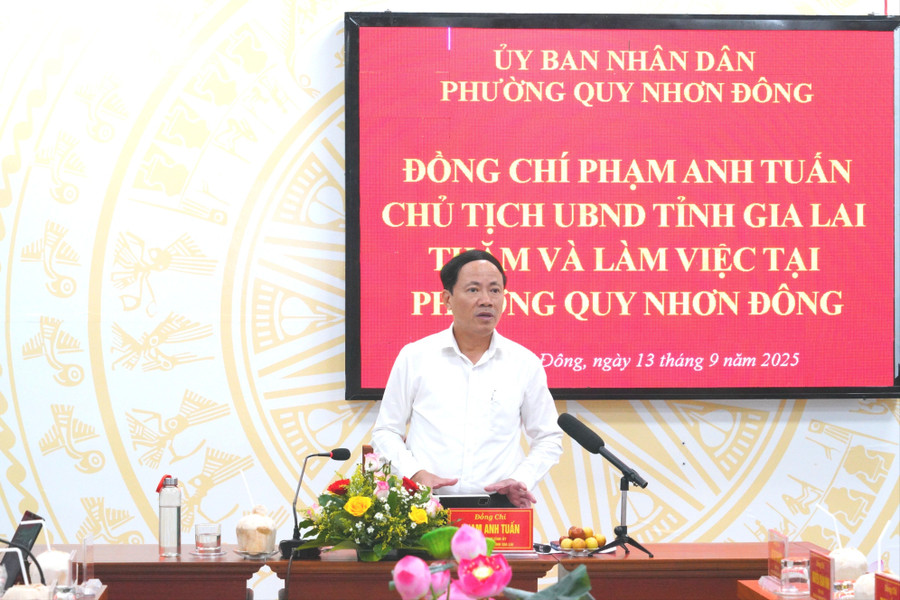 Chủ tịch UBND tỉnh Phạm Anh Tuấn phát biểu chỉ đạo tại buổi làm việc. Ảnh: N.H chu-tich-lam-viec-quy-nhon-dong.jpg