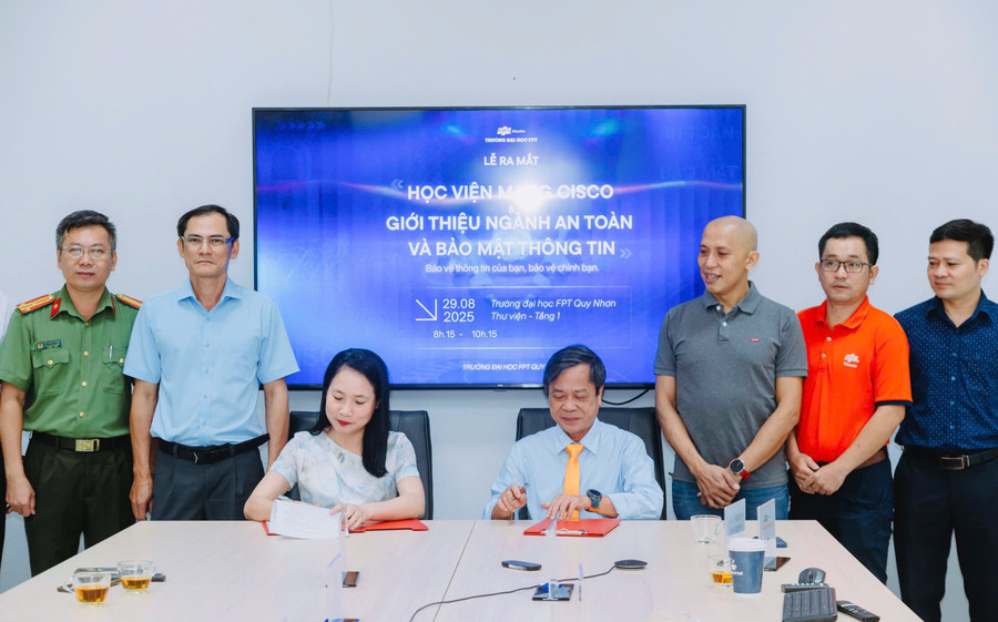 Trường Đại học FPT cơ sở tại Gia Lai hợp tác cùng Cisco Việt Nam thành lập Học viện mạng Cisco. Ảnh: T.D ef894f80428dc9d3909c.jpg
