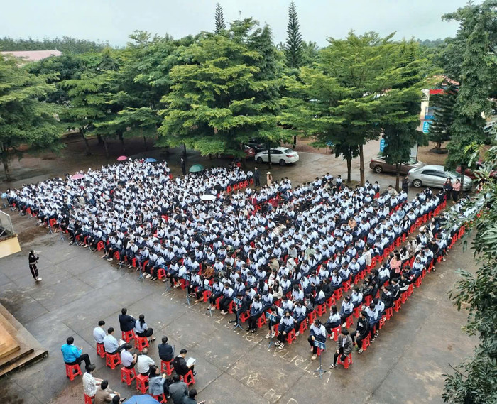 Học sinh Trường Trung học phổ thông Nguyễn Thị Minh Khai (xã Đak Đoa, tỉnh Gia Lai). Ảnh: website Sở Giáo dục và Đào tạo tỉnh Gia Lai. Học sinh Trường Trung học phổ thông Nguyễn Thị Minh Khai (xã Đak Đoa, tỉnh Gia Lai). Ảnh: website Sở Giáo dục và Đào tạo tỉnh Gia Lai. 2